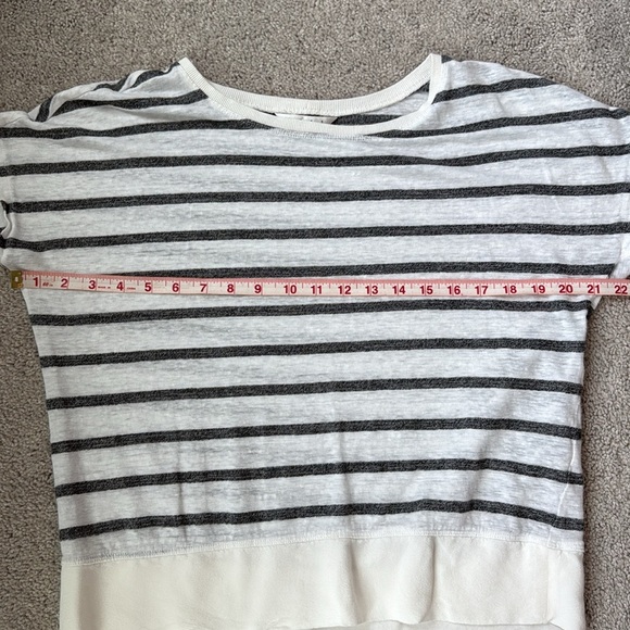 CAbi Gray and White Striped Short Sleeve Tee- Linen and Cotton Size XS - Picture 4 of 6